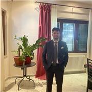 Laureato in archeologia, con esperienza decennale nel campo delle ripetizioni, offre i suoi servizi a prezzi modici